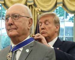Cousy was honored with the  Presidential Medal of Freedom presented to him by  President Donald Trump in August 2019.